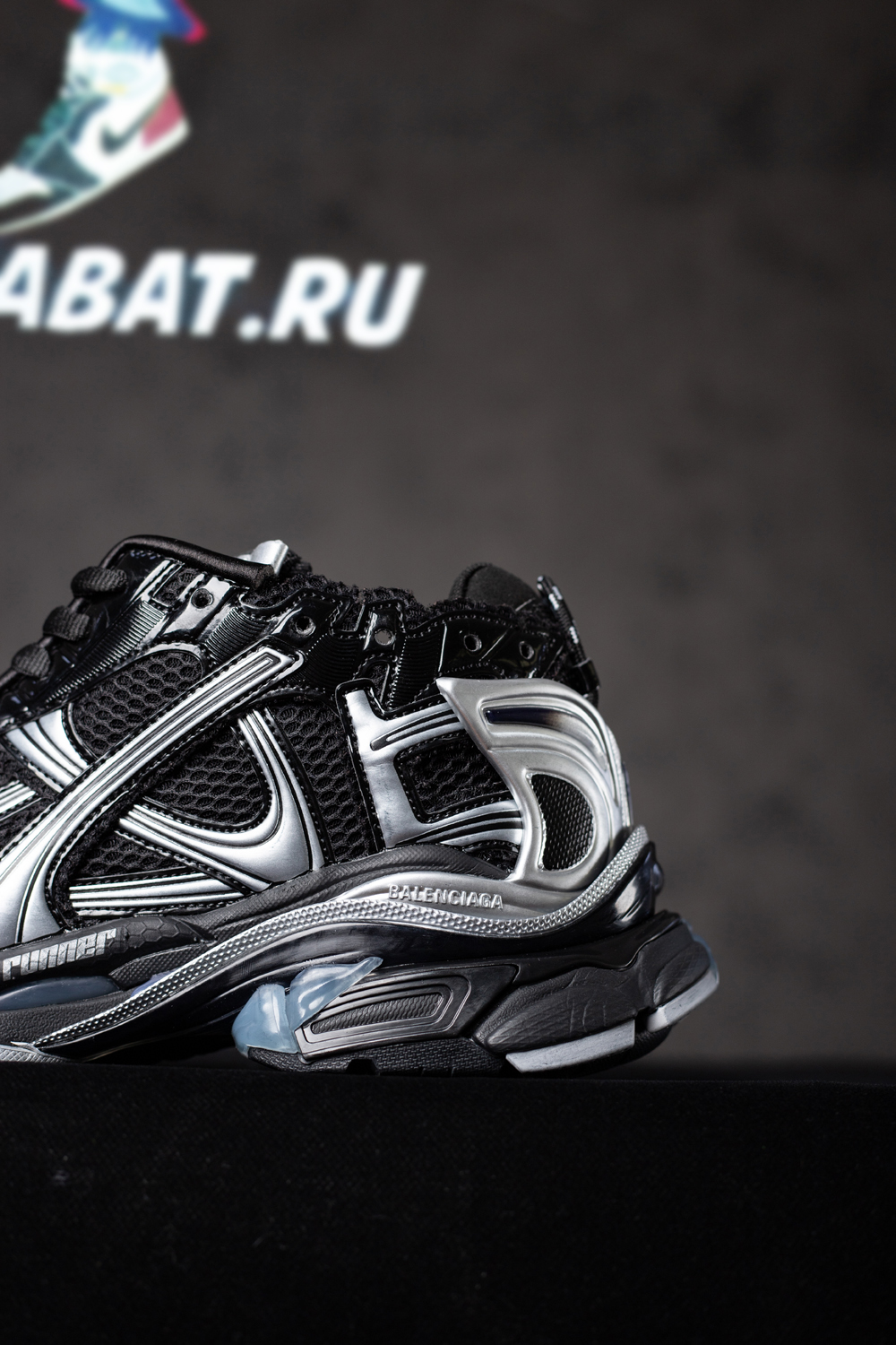 Ba*len*cia*ga runner sneaker "black silver"