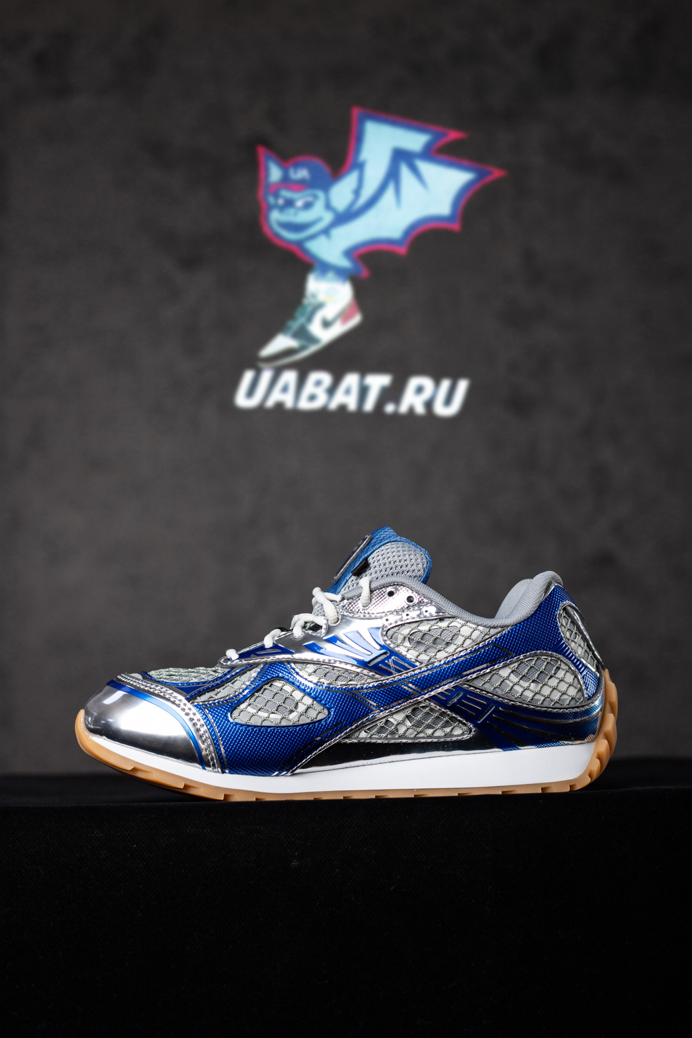 bo*te*ga Ve*ne*ta orbit runner sneaker 