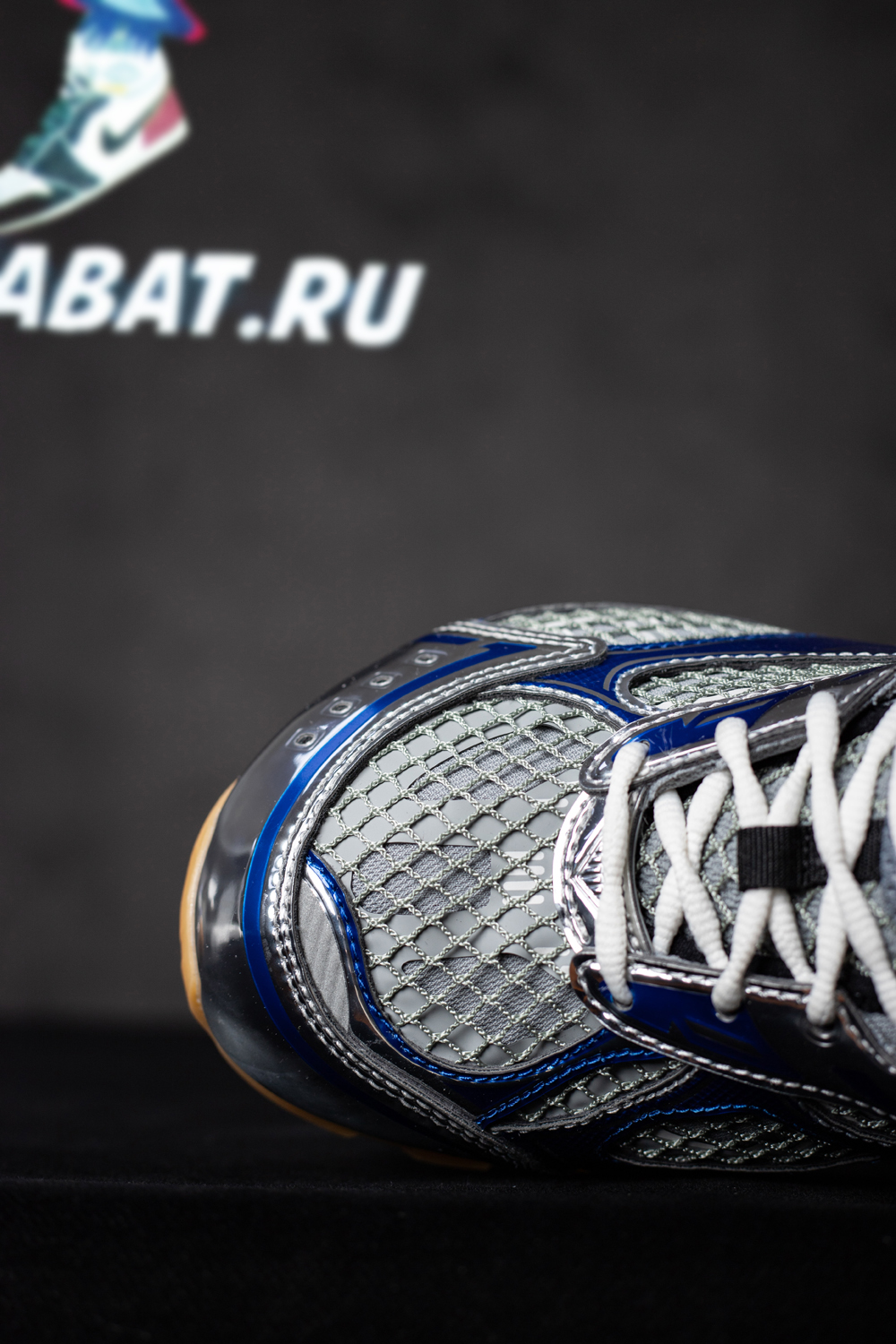 bo*te*ga Ve*ne*ta orbit runner sneaker 