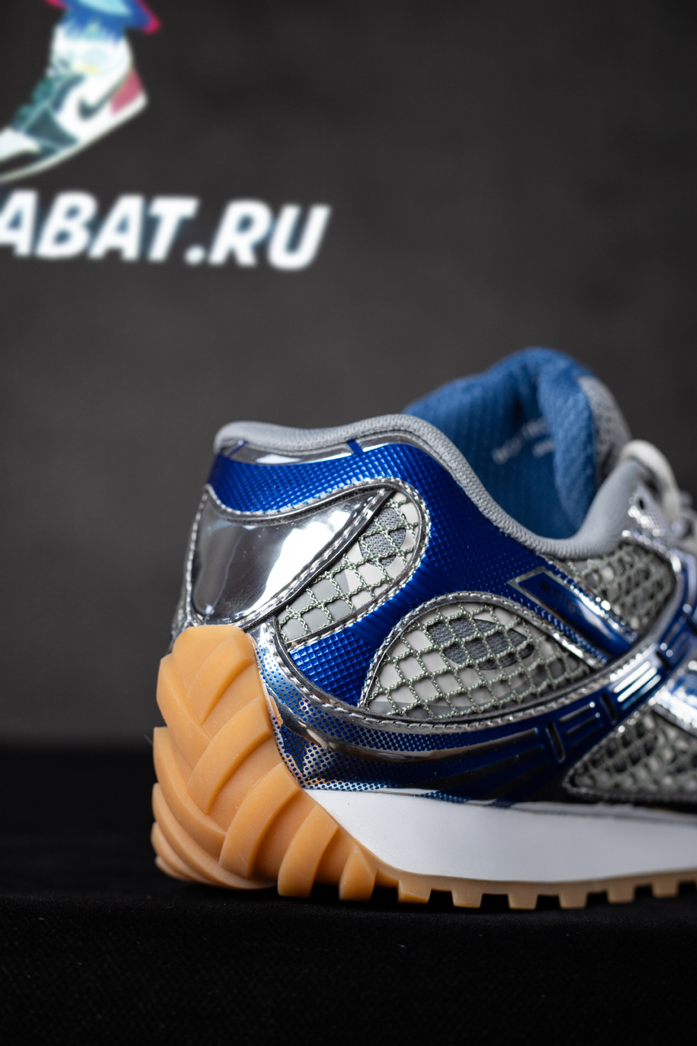 bo*te*ga Ve*ne*ta orbit runner sneaker 