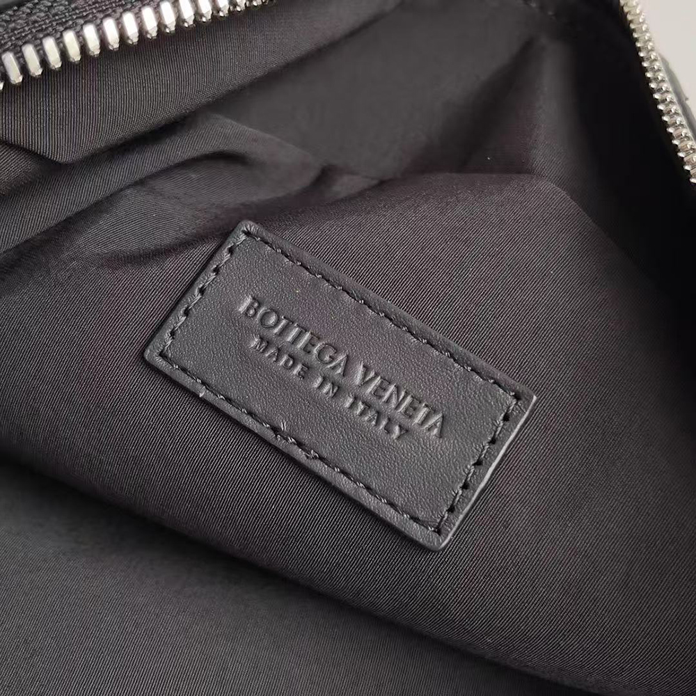 bo*te*ga Ve*ne*ta intrecciato travel pouch 729295 26*13*10cm