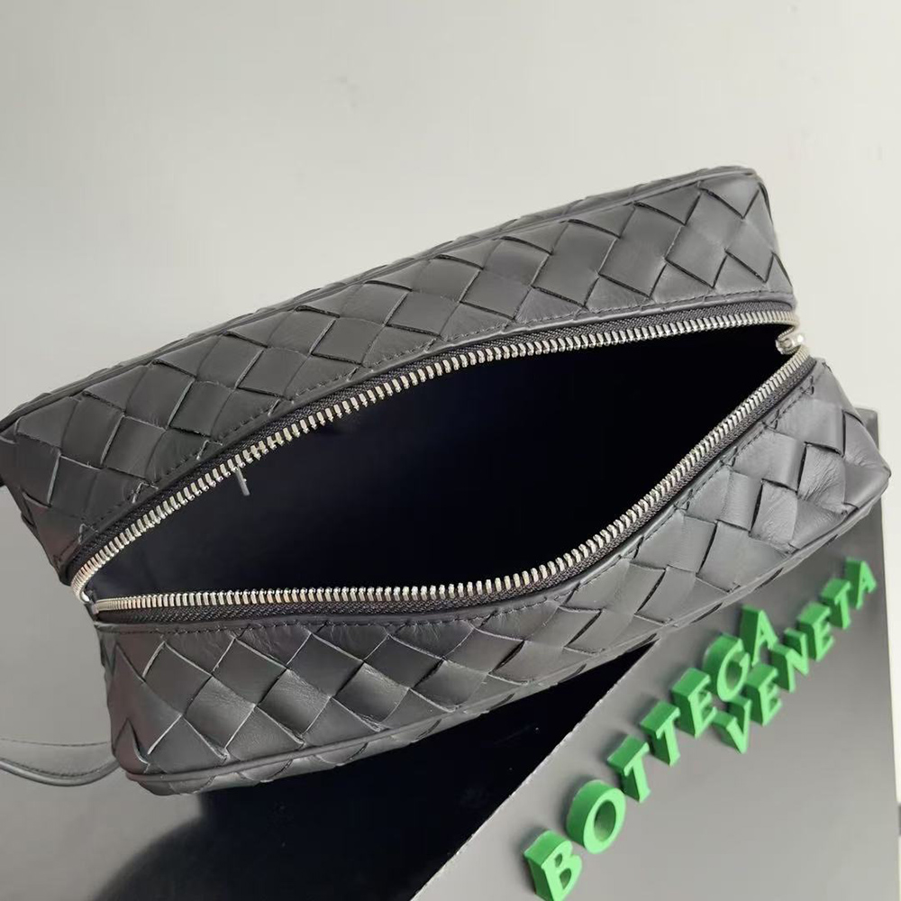bo*te*ga Ve*ne*ta intrecciato travel pouch 729295 26*13*10cm