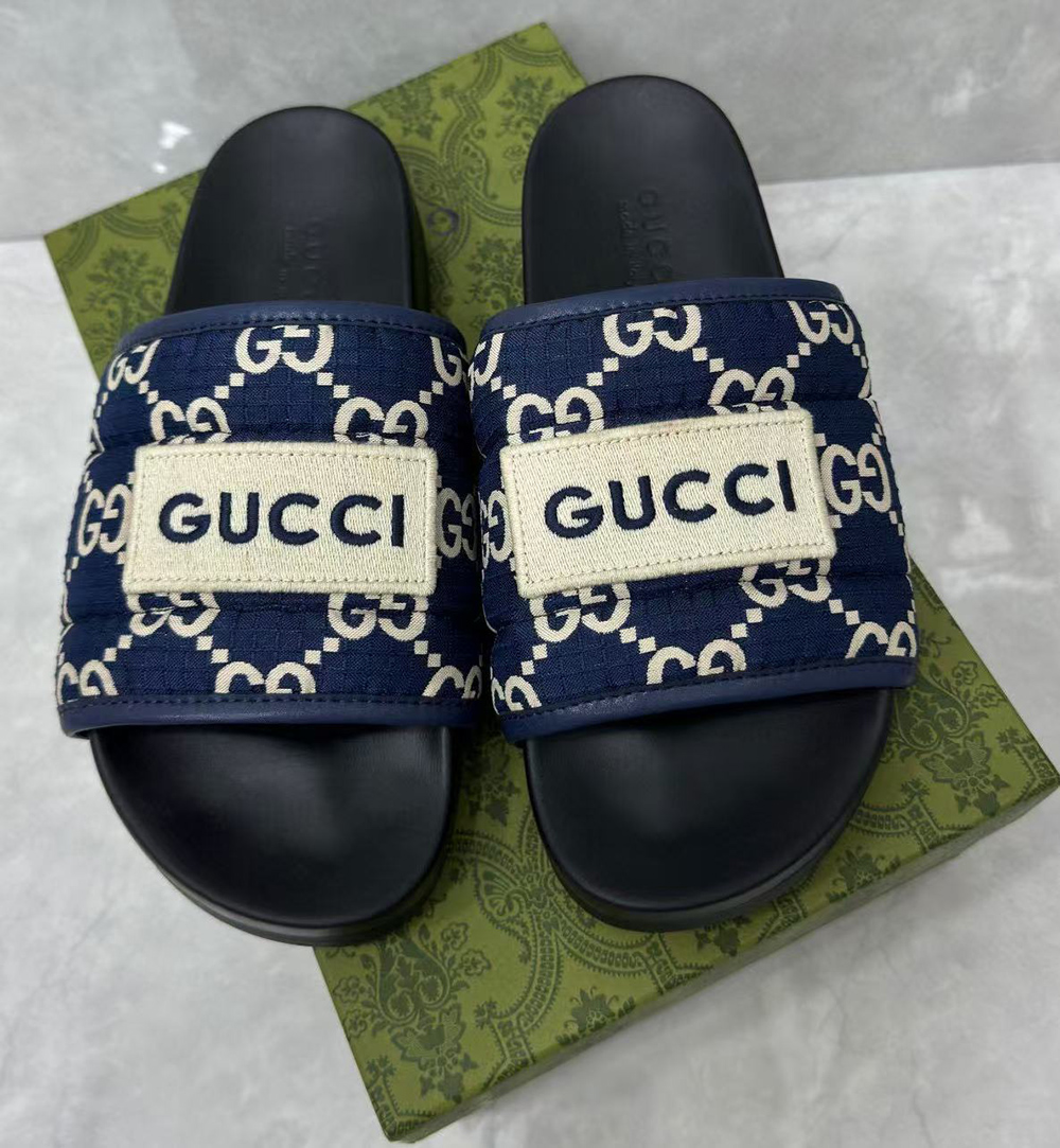 G*u*i gg canvas blue flip-flops