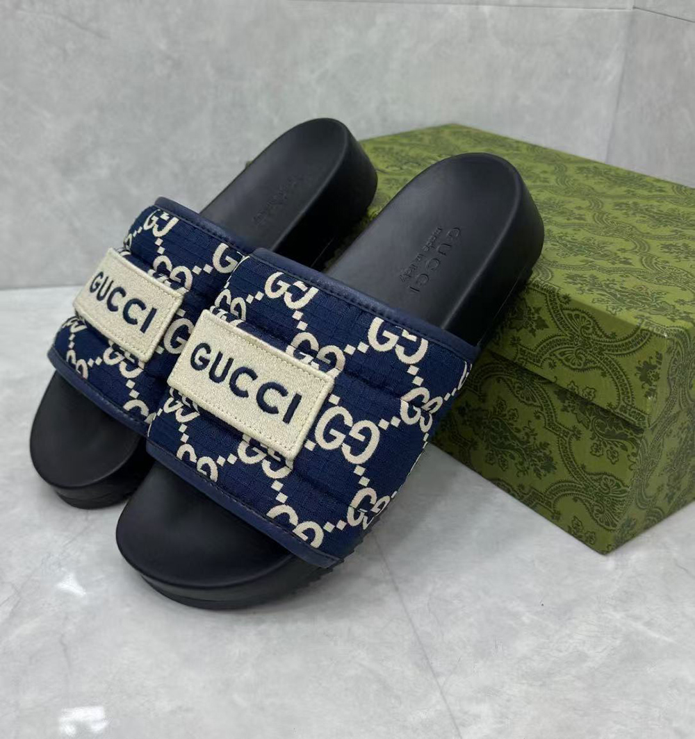 G*u*i gg canvas blue flip-flops