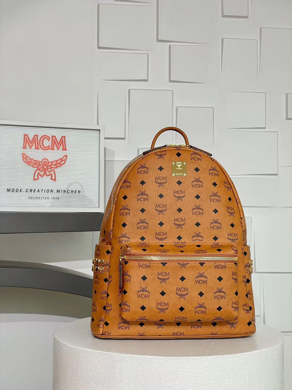 MCM Stark Side Studs Backpack 1C0201 15.5*33*41cm
