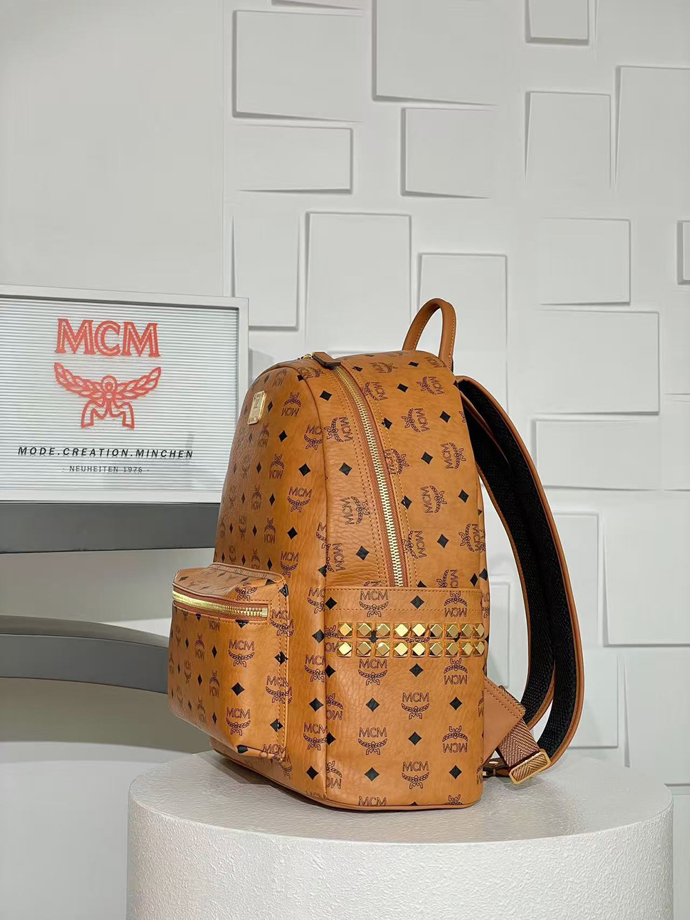 MCM Stark Side Studs Backpack 1C0201 15.5*33*41cm