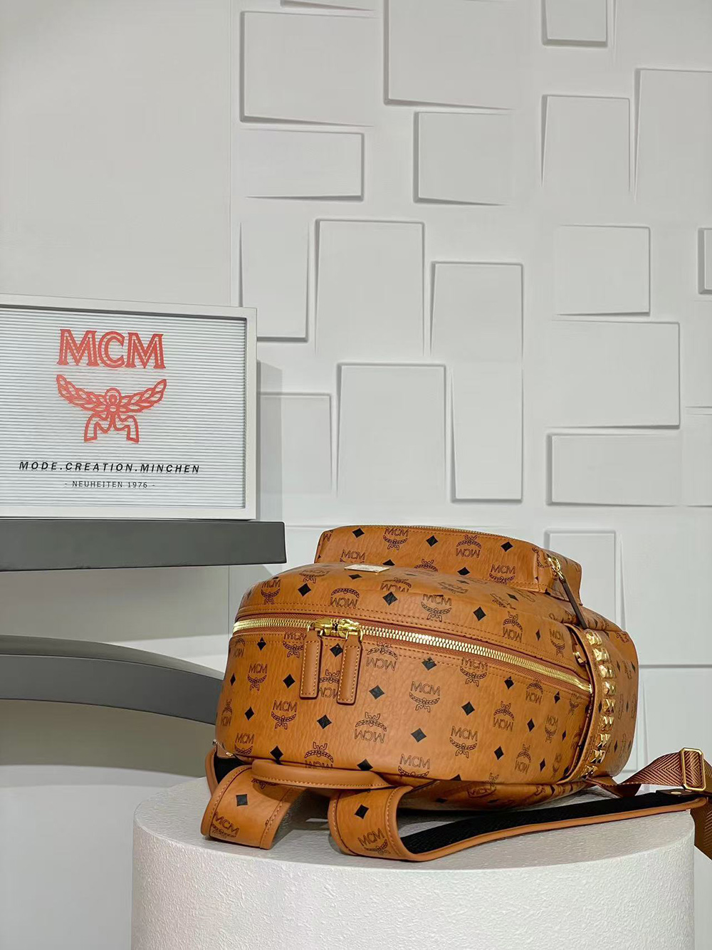 MCM Stark Side Studs Backpack 1C0201 15.5*33*41cm