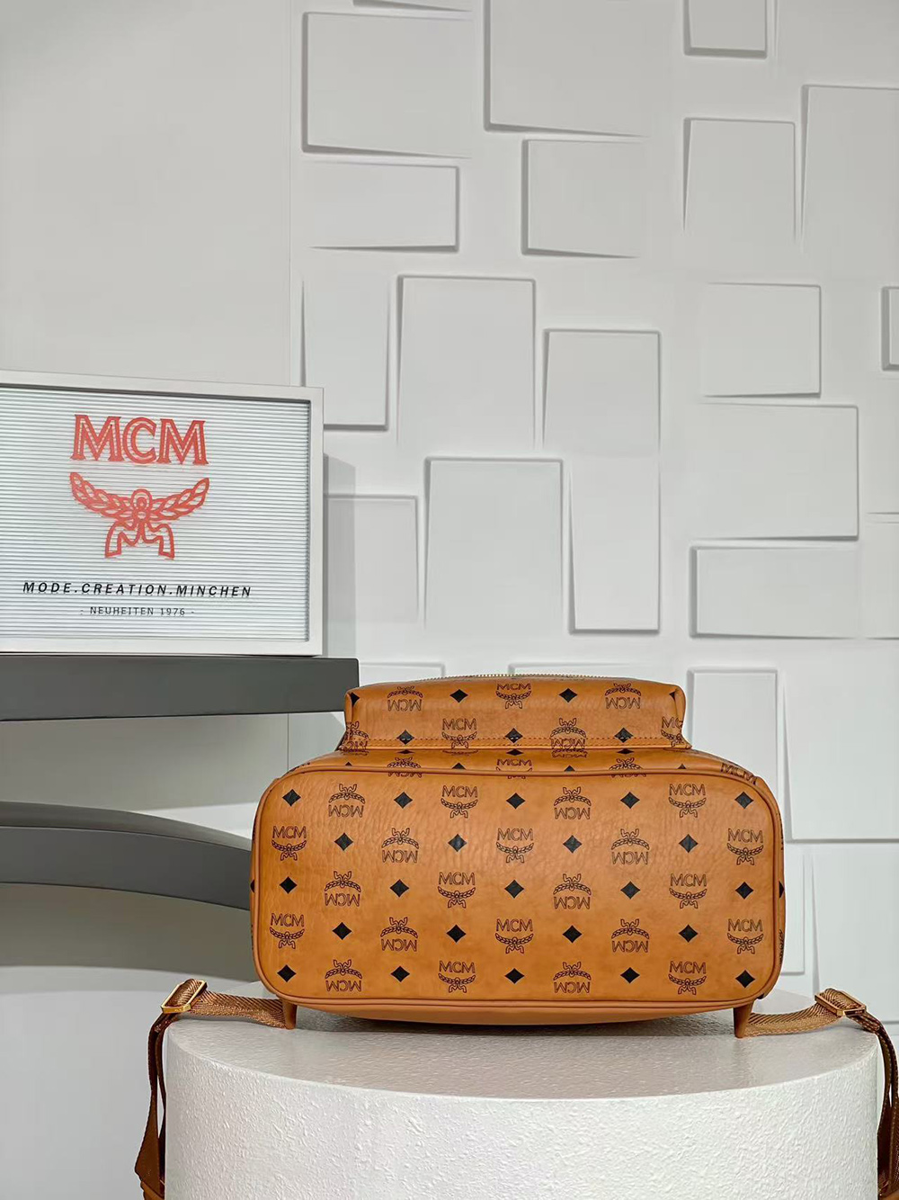 MCM Stark Side Studs Backpack 1C0201 15.5*33*41cm