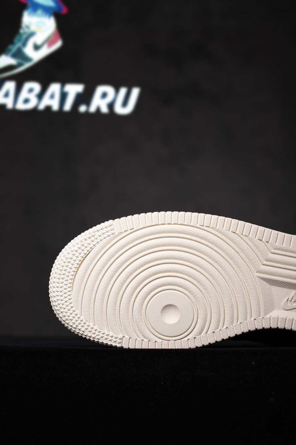 l0*is V*t0n & nike air force 1 virgil abloh 