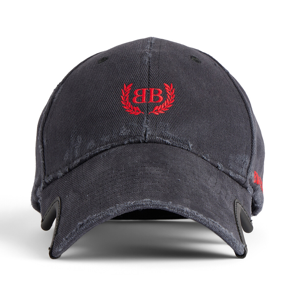 Ba*len*cia*ga laurel classic cap in faded black/red b21041