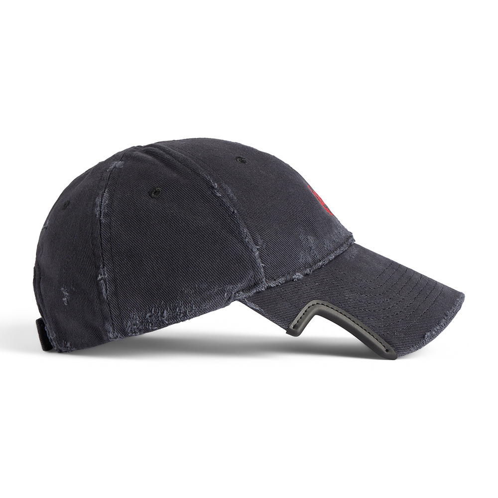 Ba*len*cia*ga laurel classic cap in faded black/red b21041