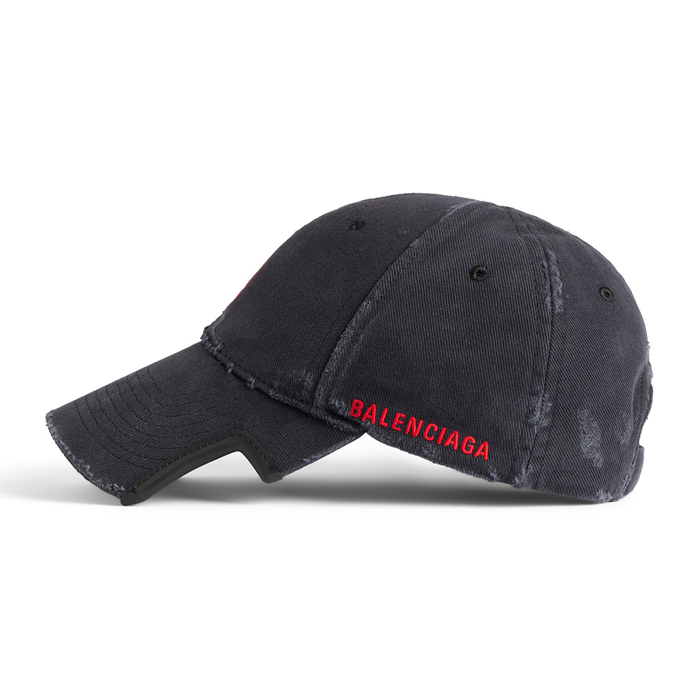 Ba*len*cia*ga laurel classic cap in faded black/red b21041