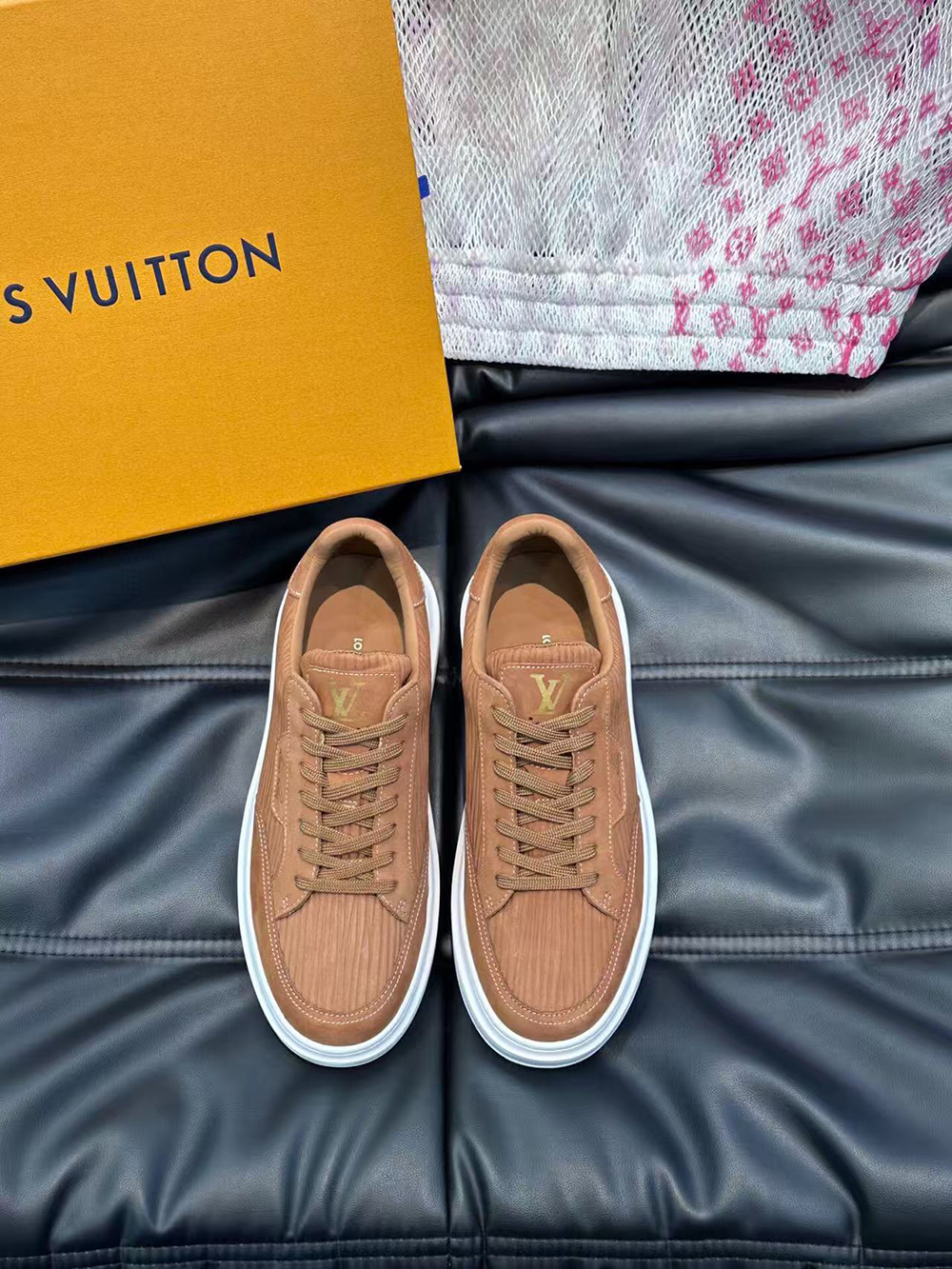 l0*is V*t0n beverly hills sneaker"brown"