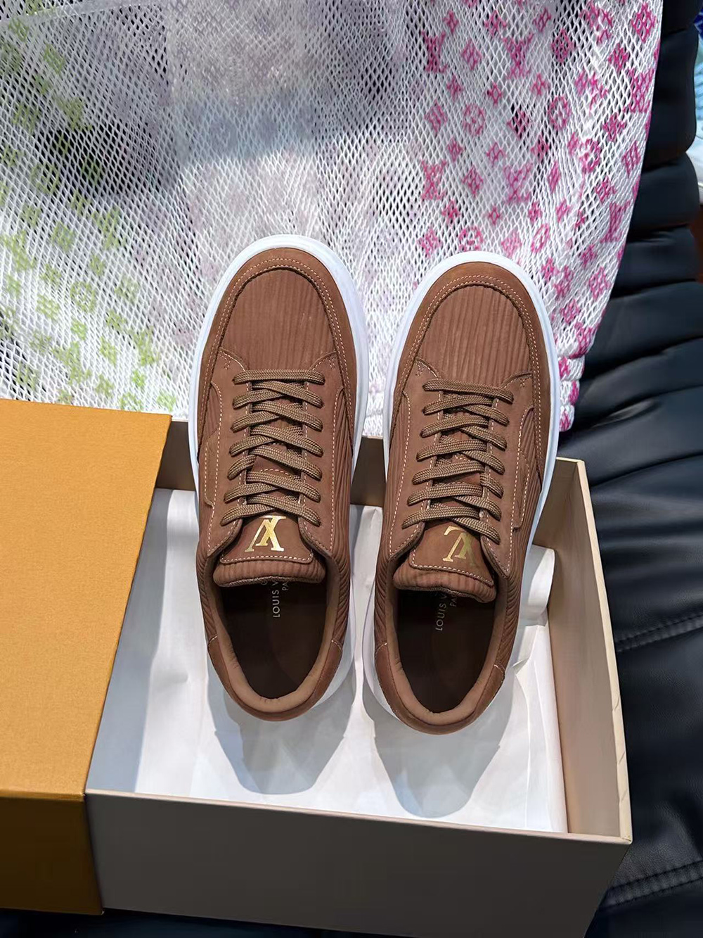 l0*is V*t0n beverly hills sneaker"brown"