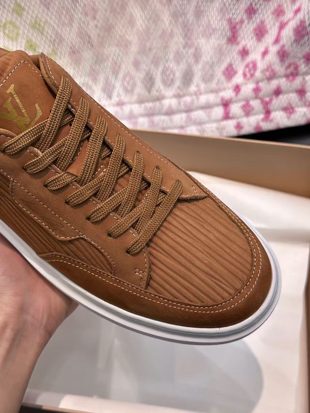 l0*is V*t0n beverly hills sneaker"brown"