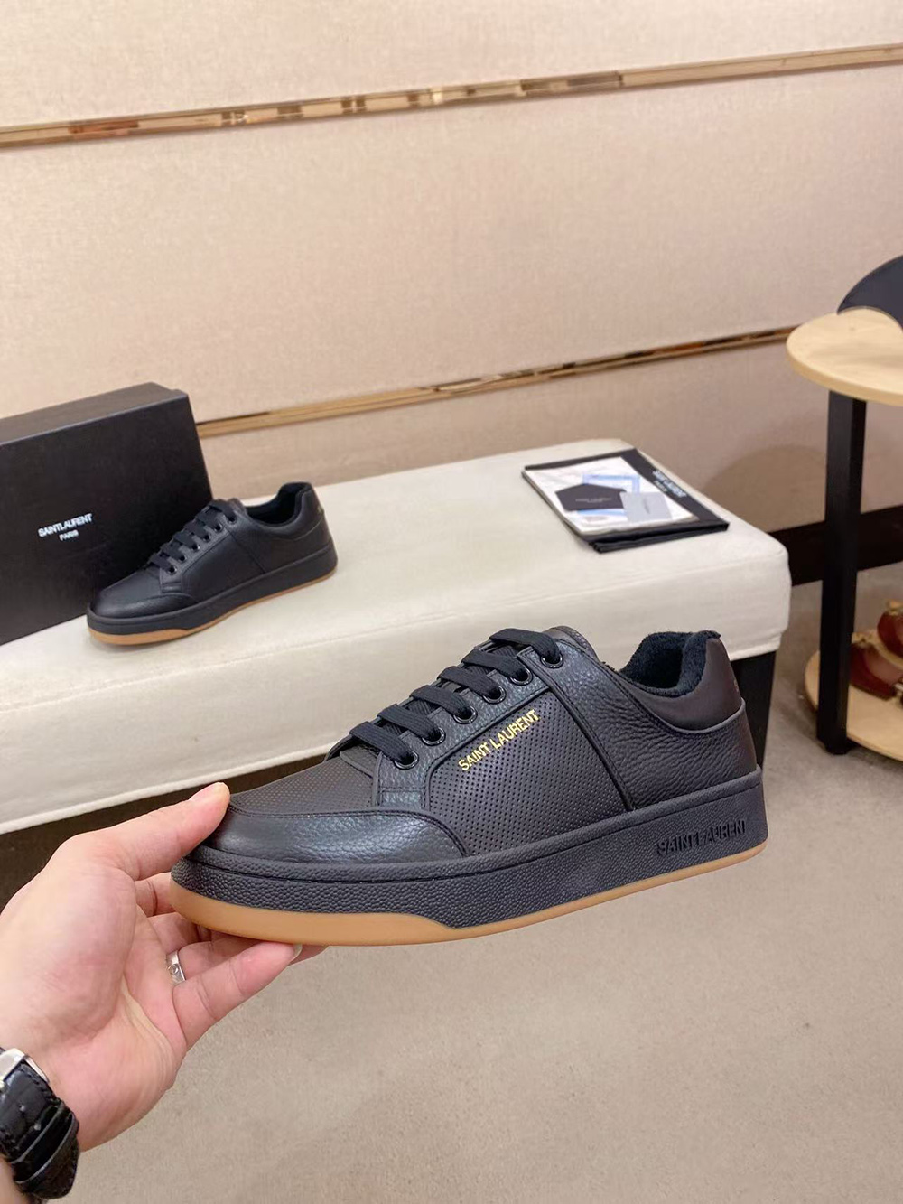 Sa**t Lau*nt sl-61 low 