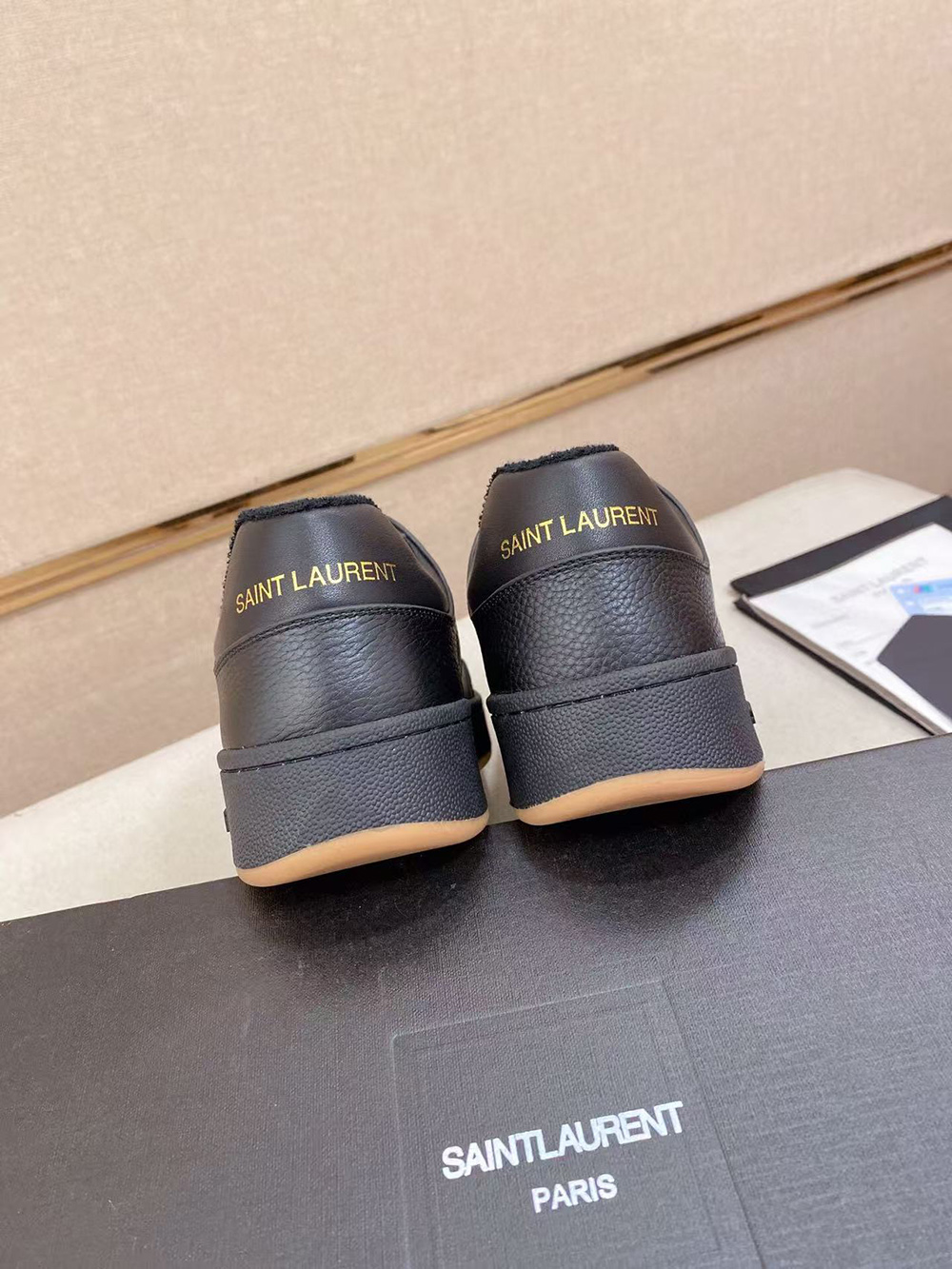 Sa**t Lau*nt sl-61 low 