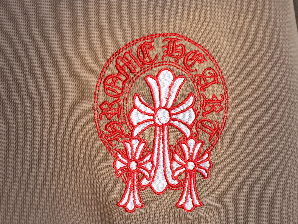 Ch**me He**ts red label cross patch embroidered washed hole short sleeve t-shirt