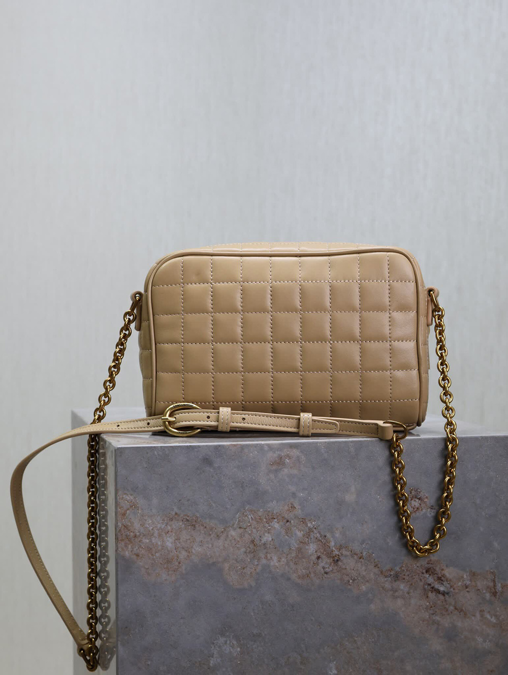 Sa**t Lau*nt cassandre matelassé carré camera bag in lambskin 764809 19.5*14*4cm