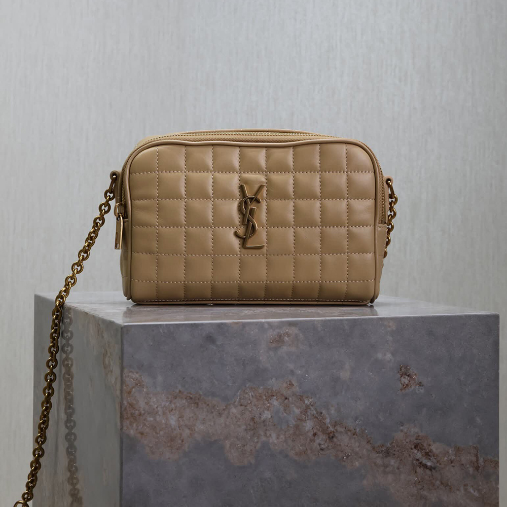 Sa**t Lau*nt cassandre matelassé carré camera bag in lambskin 764809 19.5*14*4cm