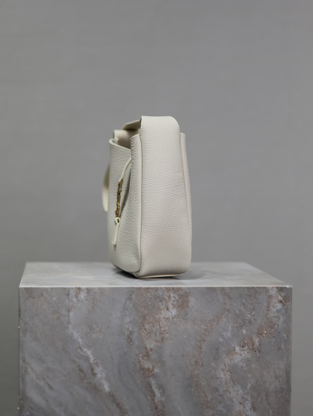 Sa**t Lau*nt le 5 á 7 grained leather bags 633158 15*16*7cm