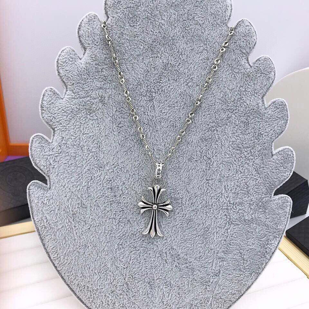 Ch**me He**ts necklaces