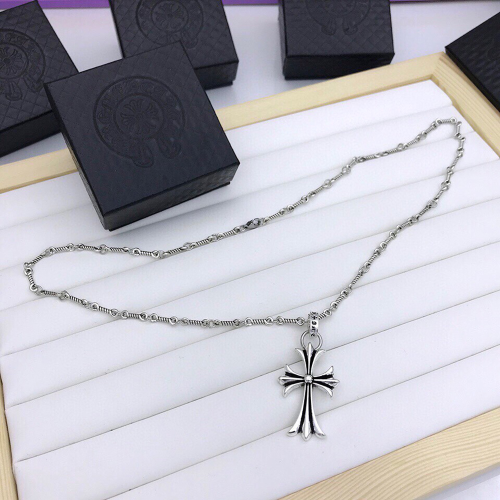 Ch**me He**ts necklaces