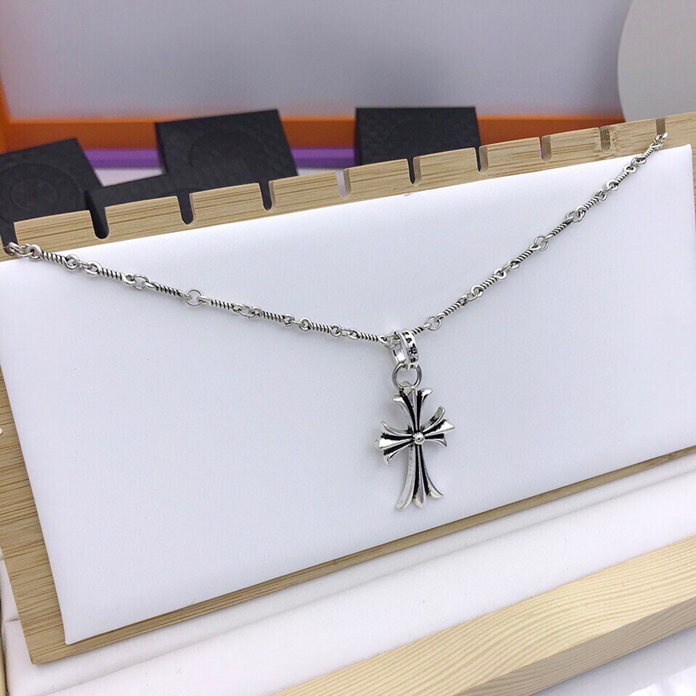 Ch**me He**ts necklaces