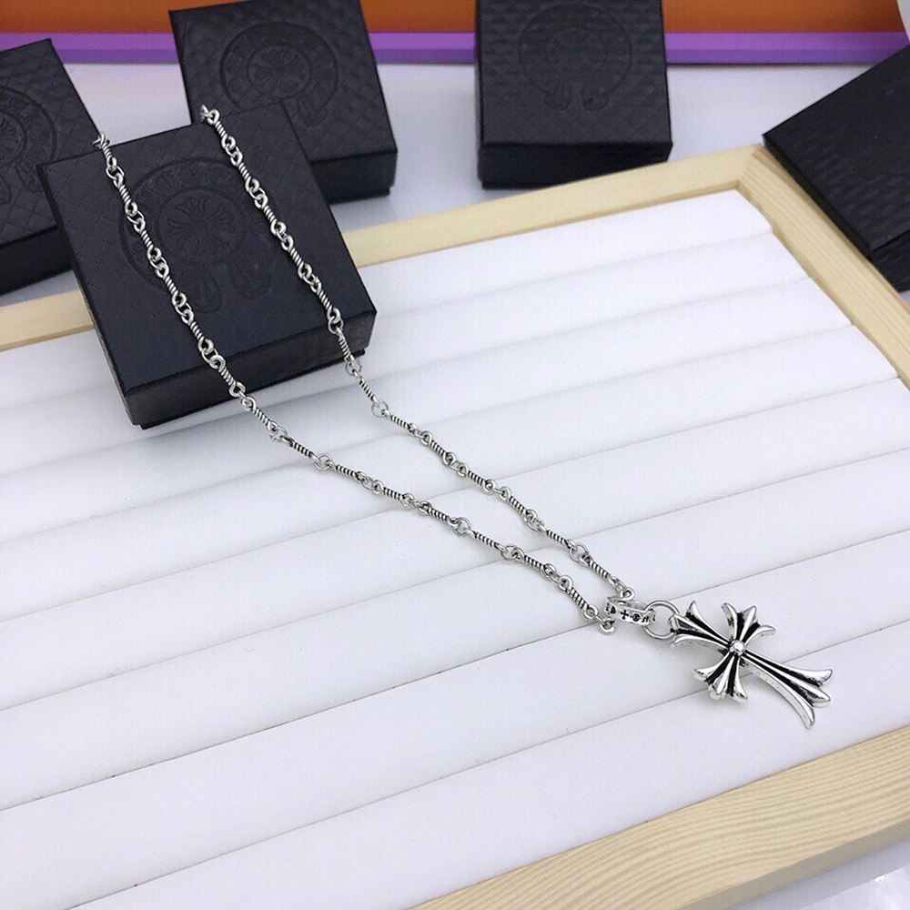 Ch**me He**ts necklaces