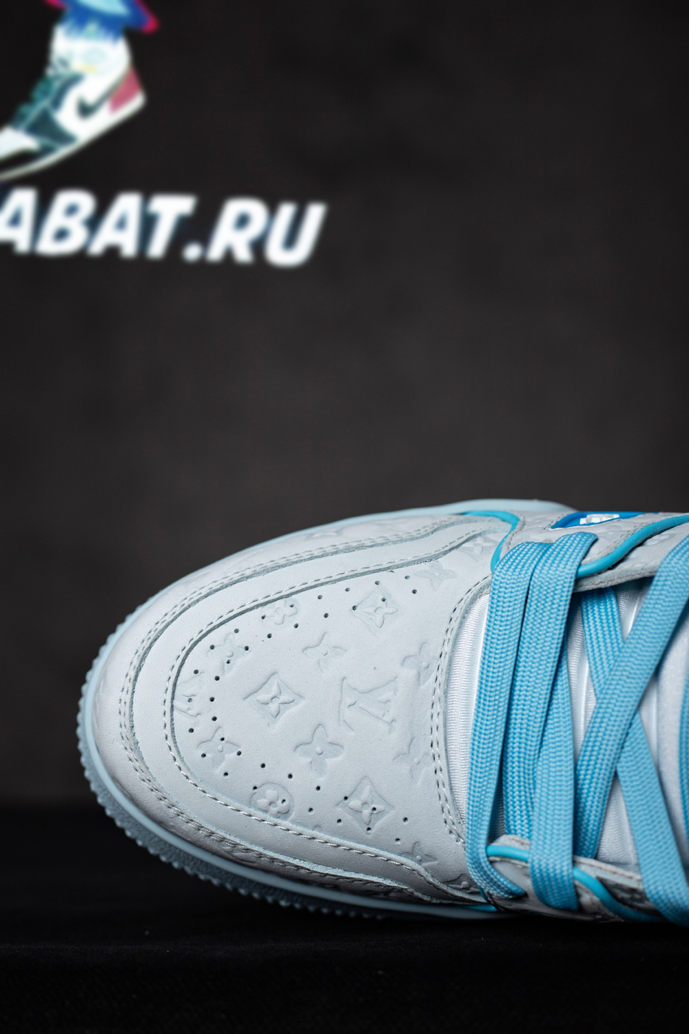 l0*is V*t0n trainer oceanblue