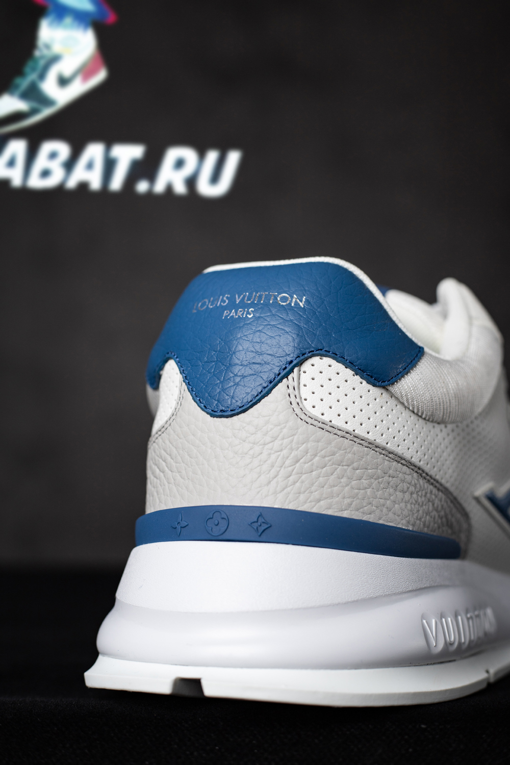 l0*is V*t0n classic sneaker 1ahsv3