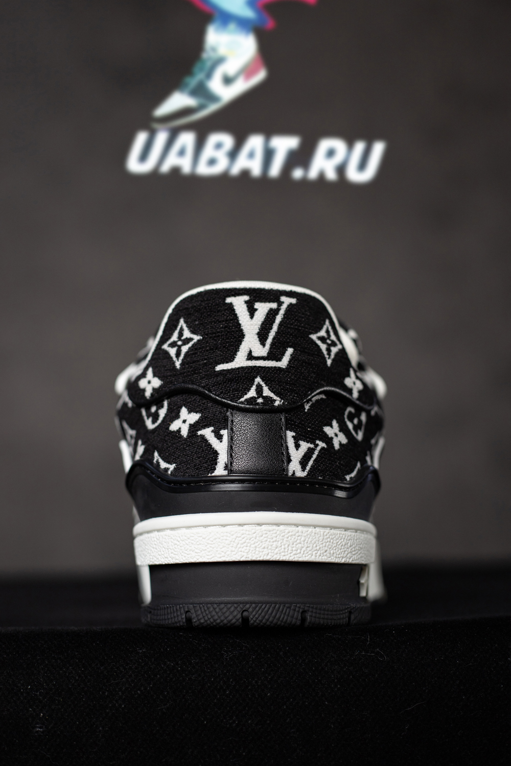 l0*is V*t0n trainer black monogram textile