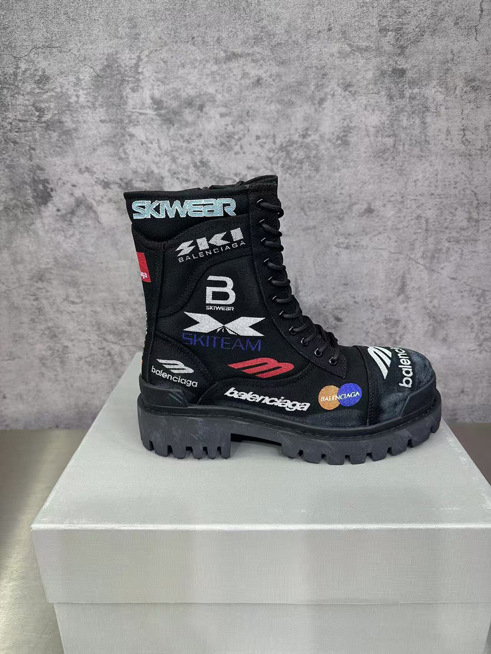 Ba*len*cia*ga combat strike boot 