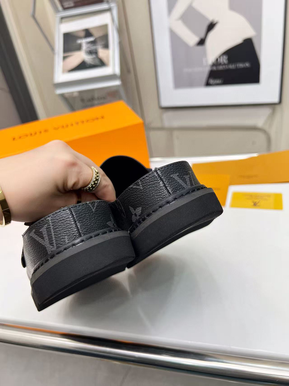 l0*is V*t0n easy mule 1a8wio