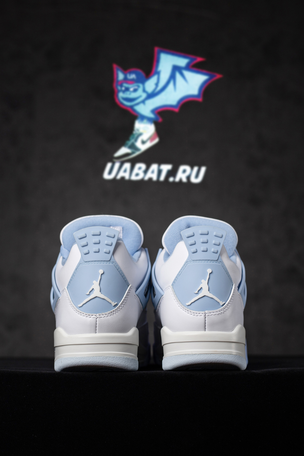 Wmns Air Jordan 4 Retro 