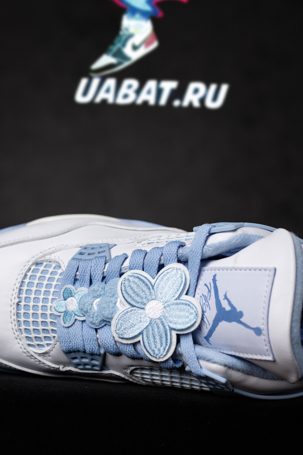 Wmns Air Jordan 4 Retro 