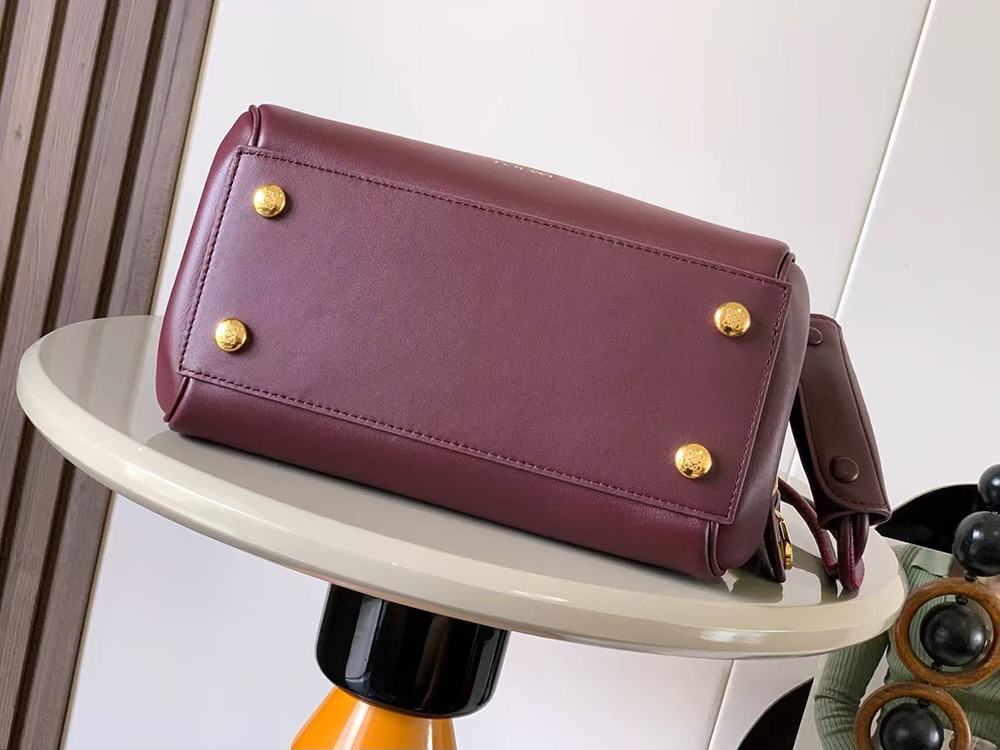 l0ew* madrid bag in S*pple calfskin