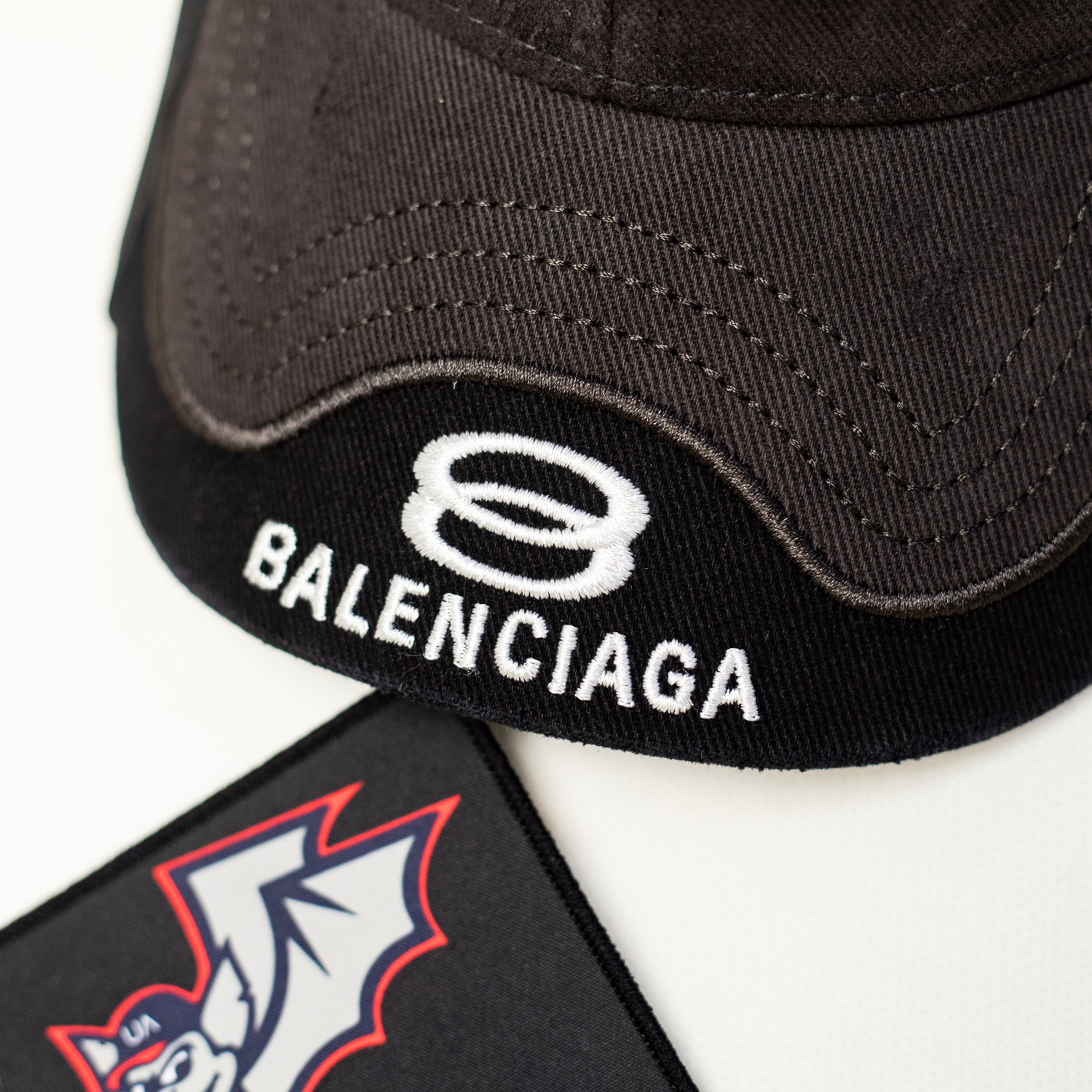 Ba*len*cia*ga double unity cap 