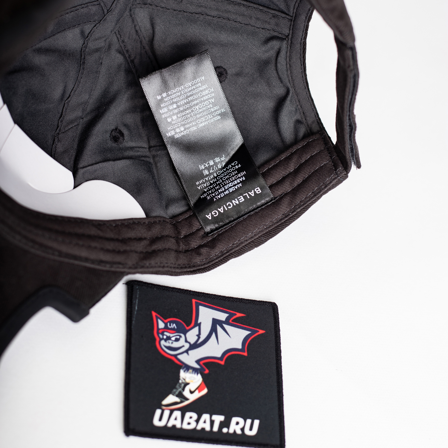 Ba*len*cia*ga double unity cap 