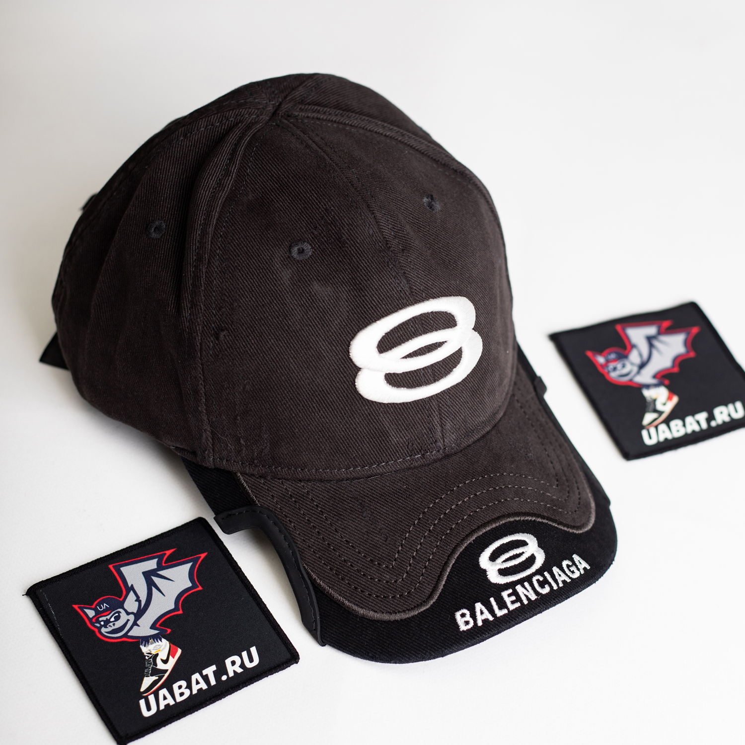 Ba*len*cia*ga double unity cap 