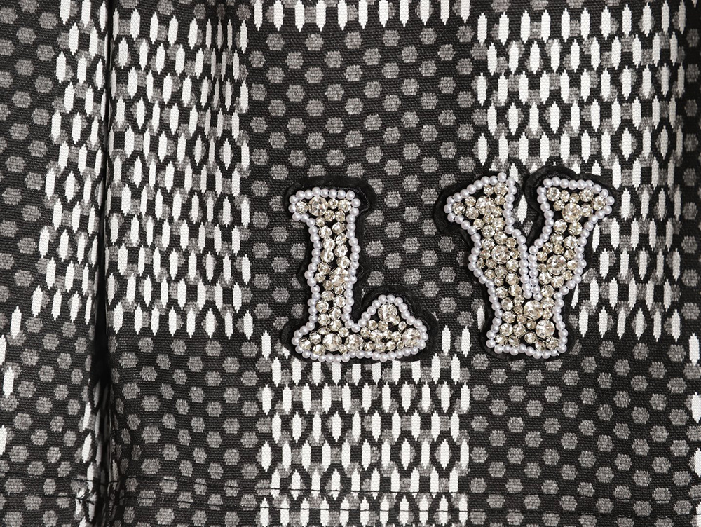 l0*is V*t0n pharrell checkerboard rhinestone wool shorts tsk1