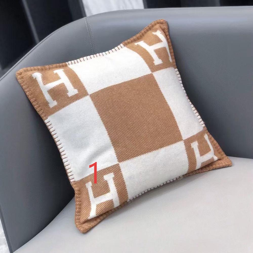 H**mes avalon pillow 70*70cm