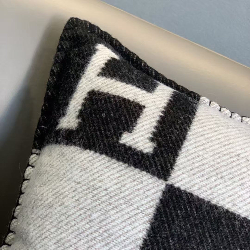 H**mes avalon pillow 70*70cm