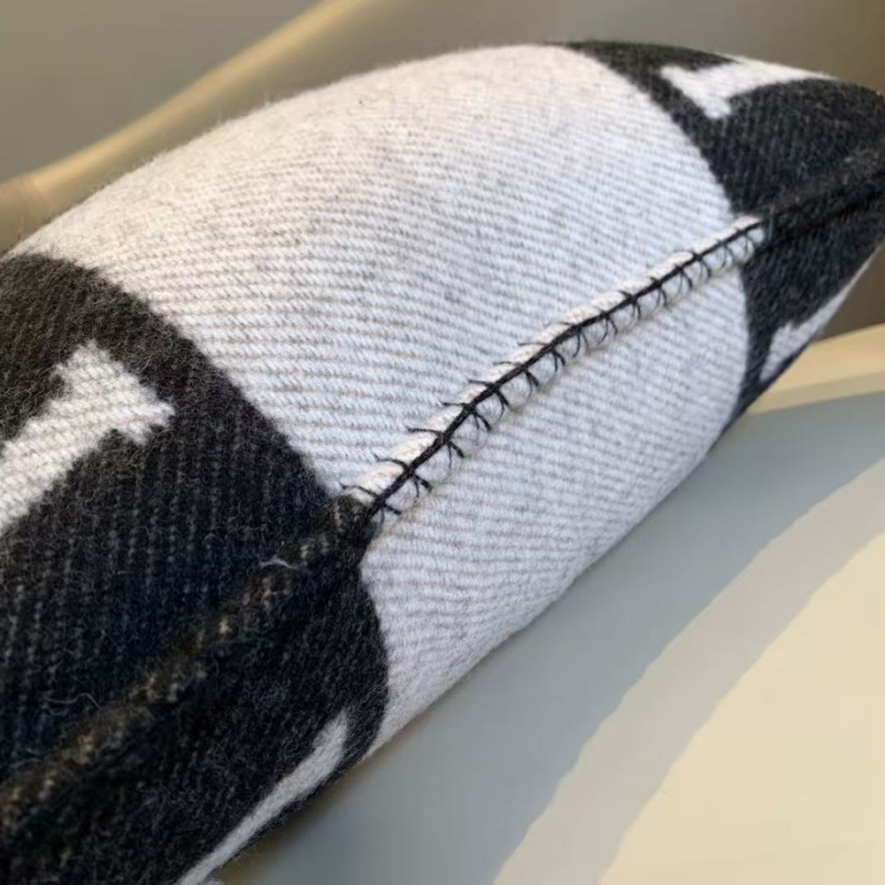 H**mes avalon pillow 70*70cm