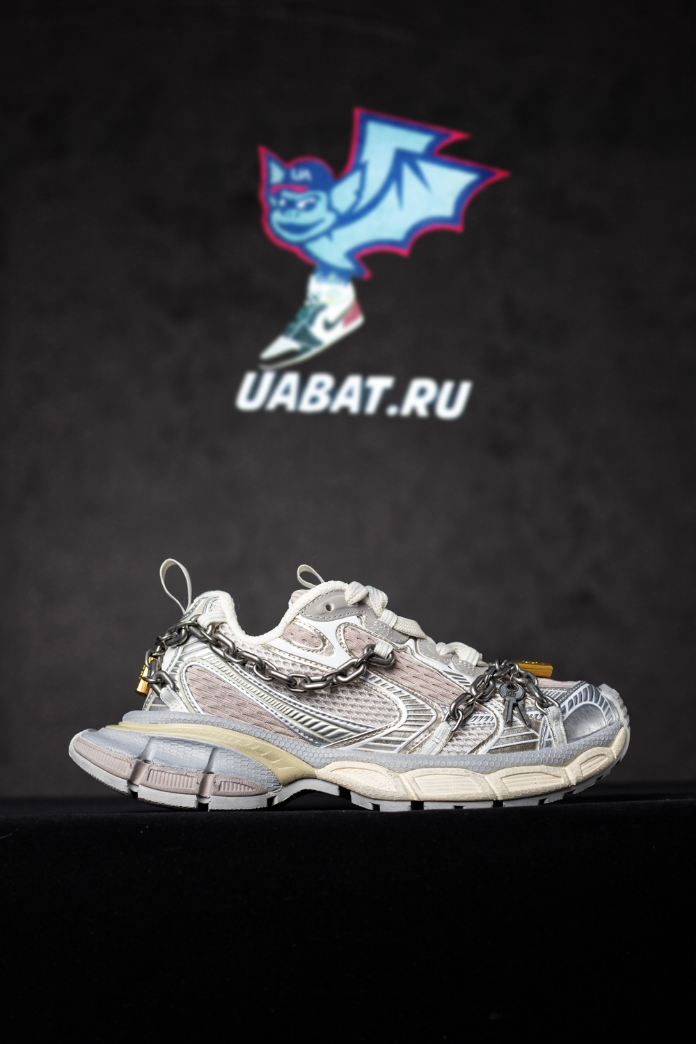 Ba*len*cia*ga 3xl chain sneaker 