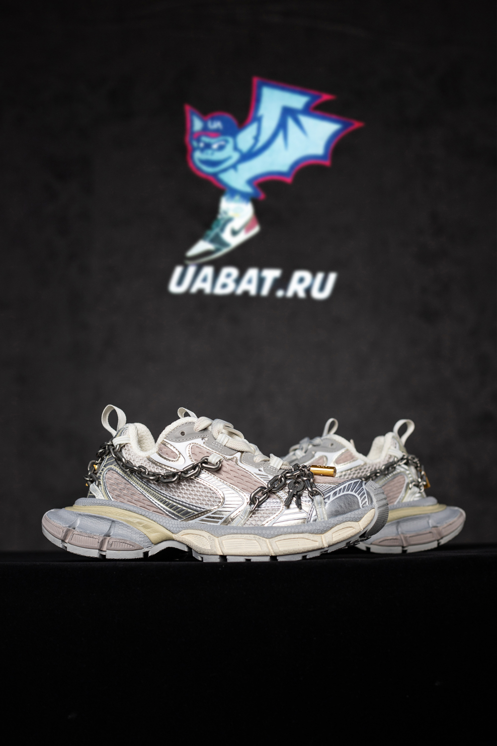 Ba*len*cia*ga 3xl chain sneaker 