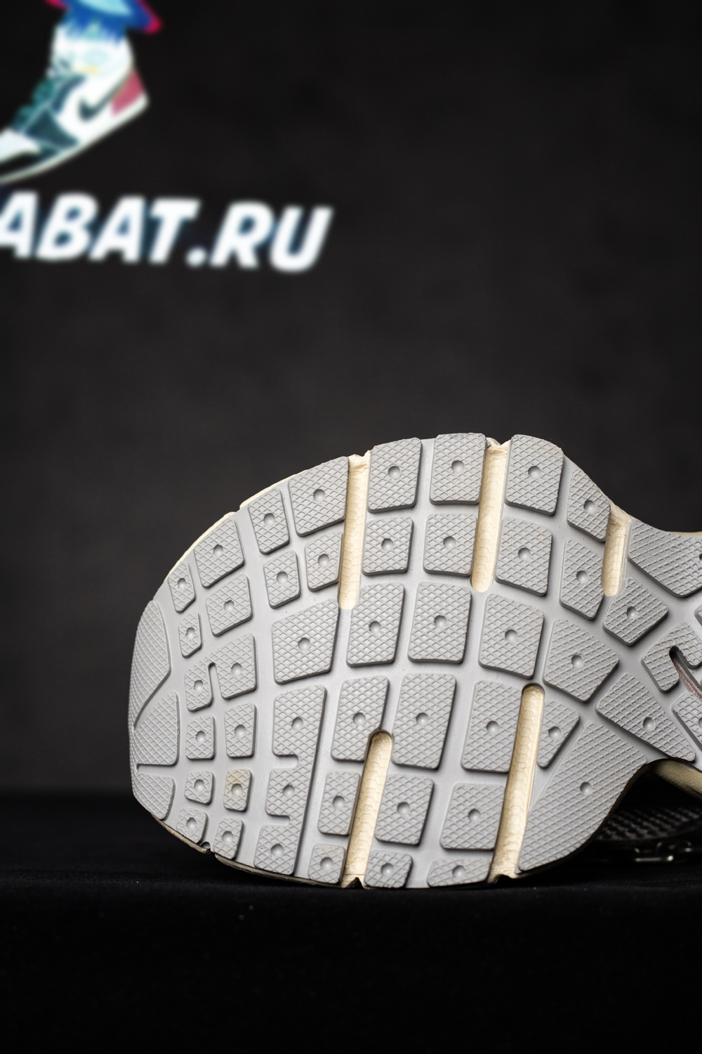 Ba*len*cia*ga 3xl chain sneaker 