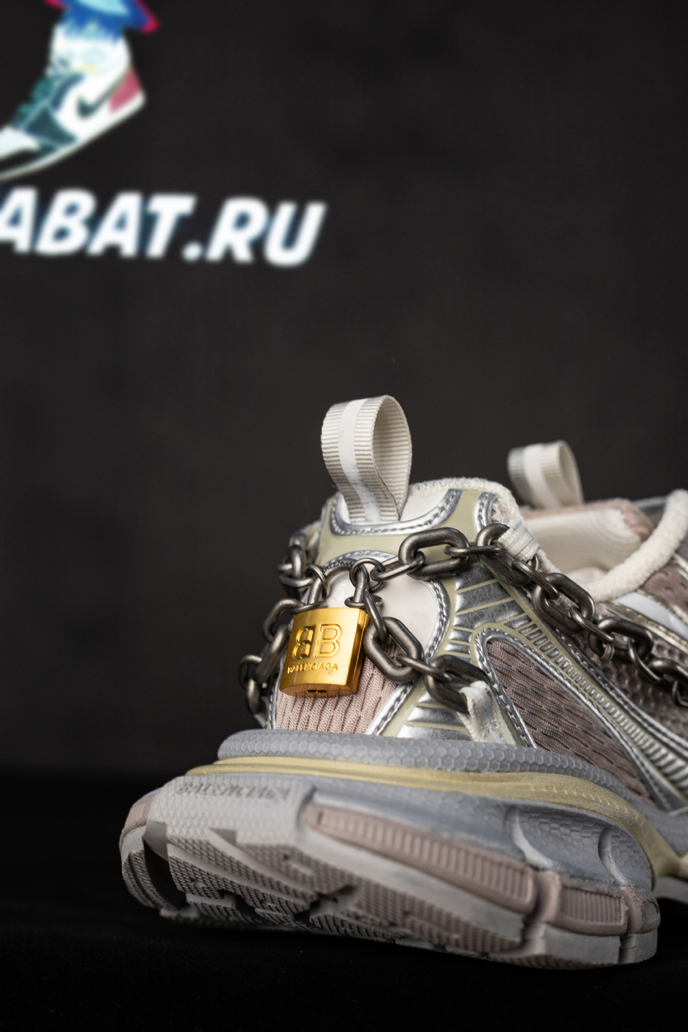 Ba*len*cia*ga 3xl chain sneaker 