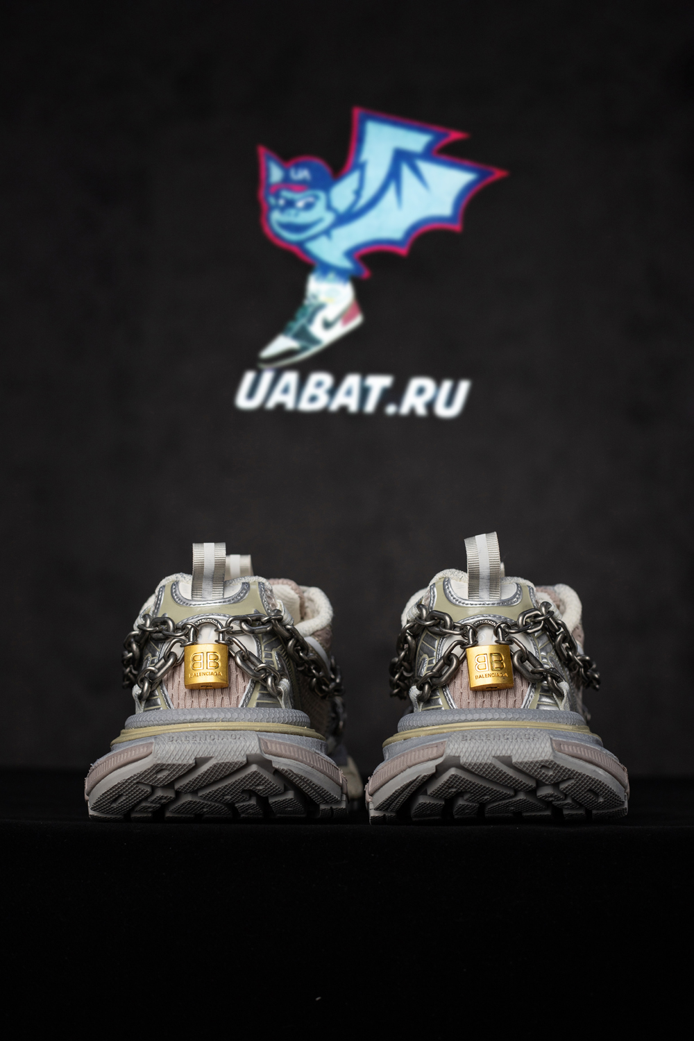 Ba*len*cia*ga 3xl chain sneaker 