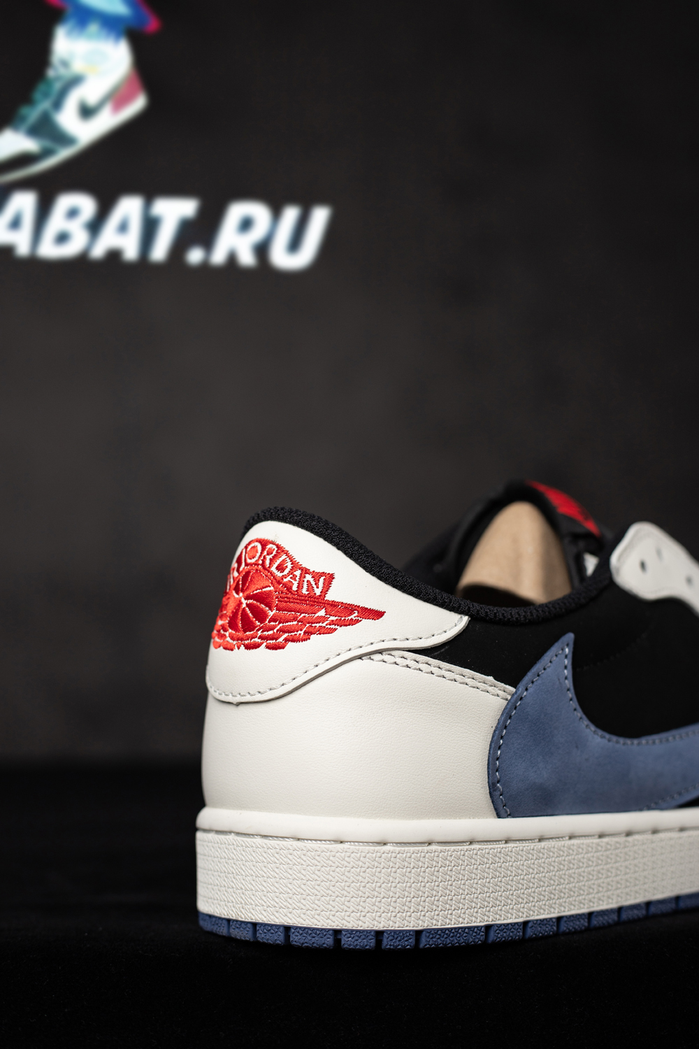 Travis Scott x Air Jordan 1 Low OG 